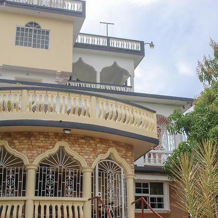 Van Villa Guesthouse Negril Exteriér fotografie