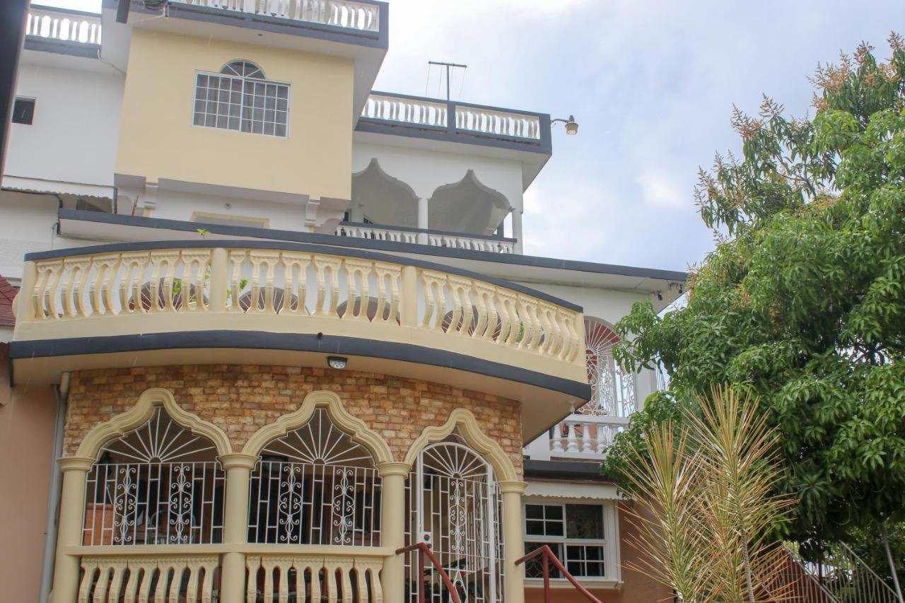 Van Villa Guesthouse Negril Exteriér fotografie