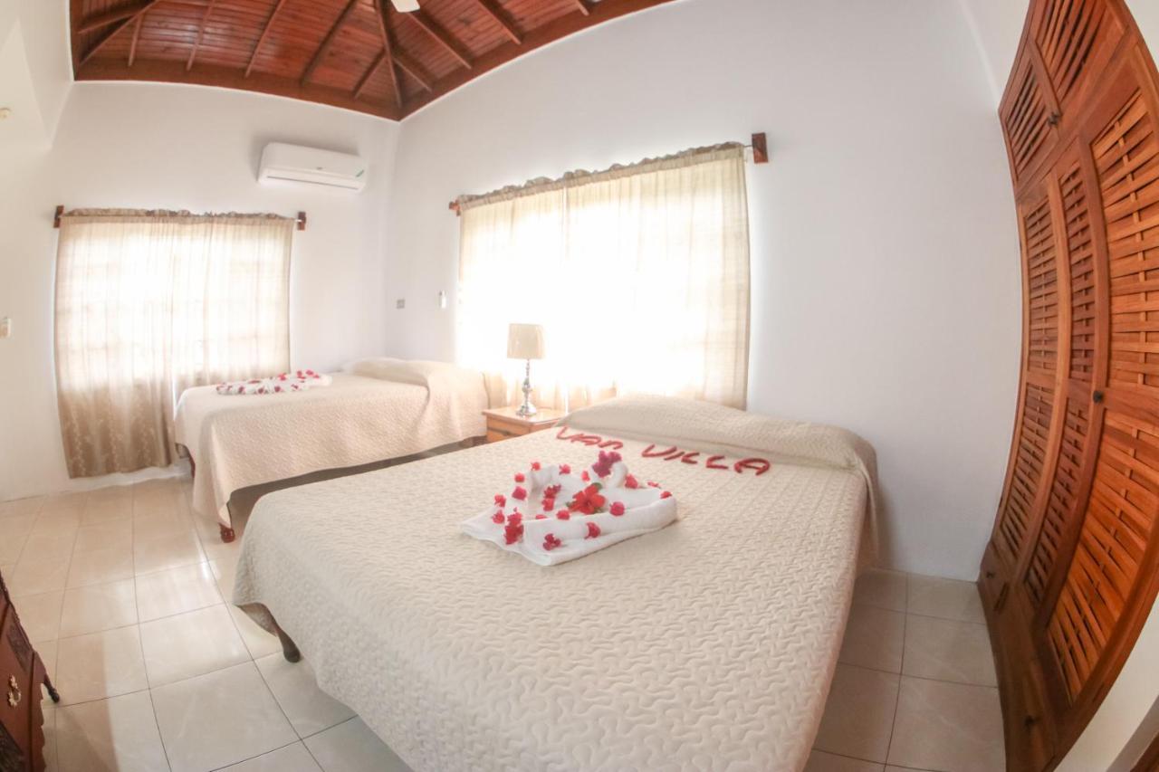 Van Villa Guesthouse Negril Exteriér fotografie