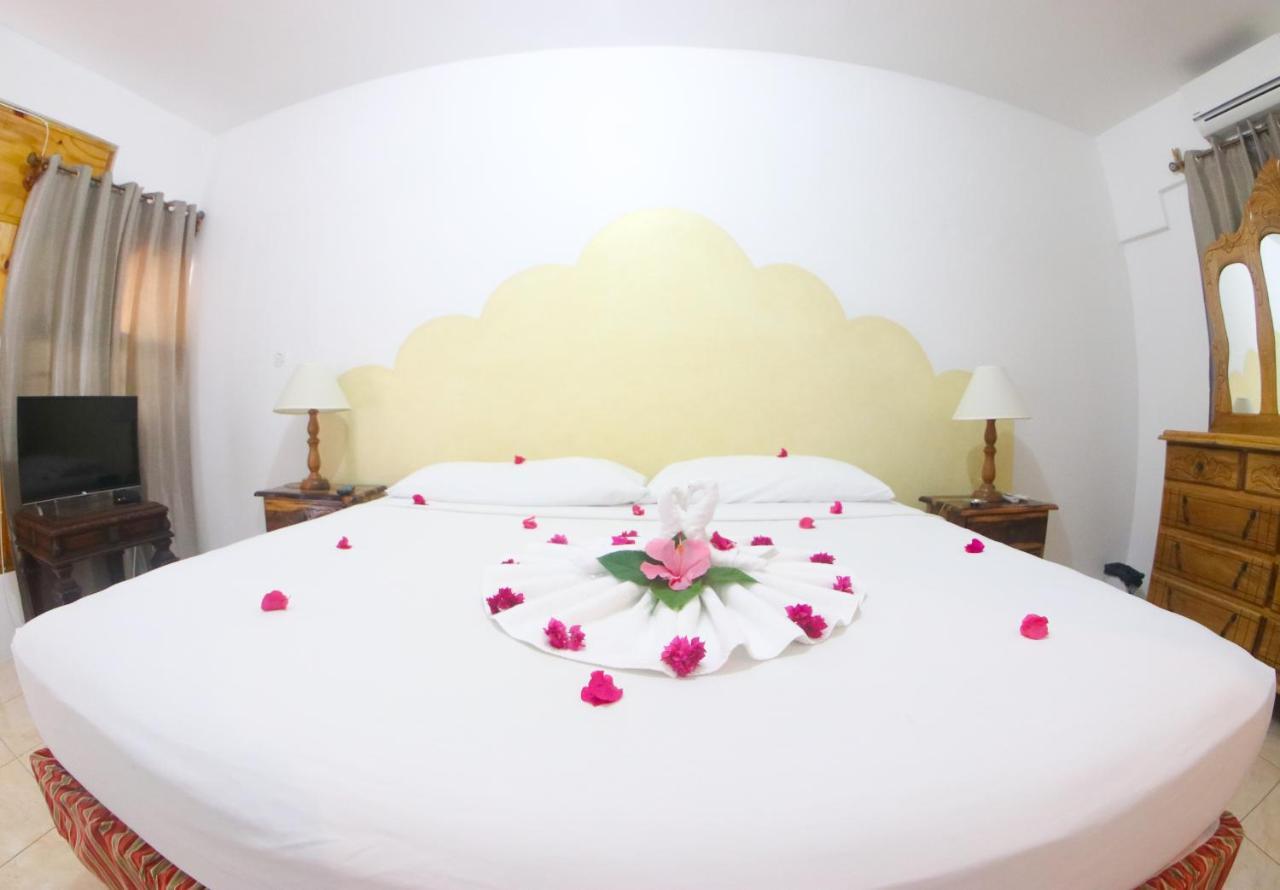 Van Villa Guesthouse Negril Exteriér fotografie